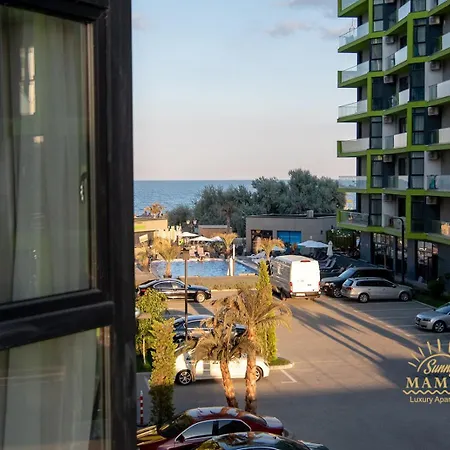 Alezzi Studio By Sunny Mamaia Apartmán