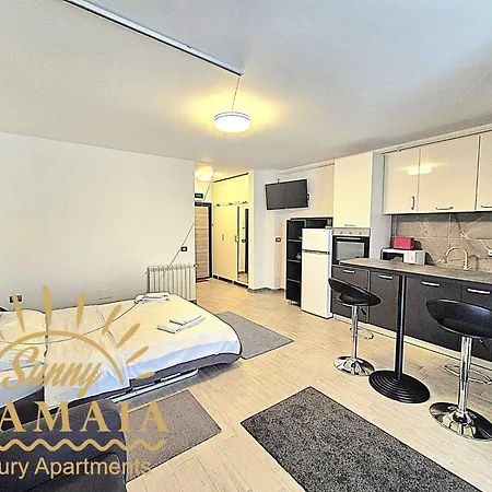 Apartment Sunny Mamaia By Alezzi Navodari