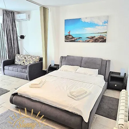 Apartment Sunny Mamaia By Alezzi Navodari