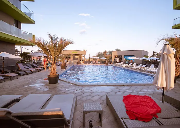 Alezzi Studio By Sunny Mamaia *