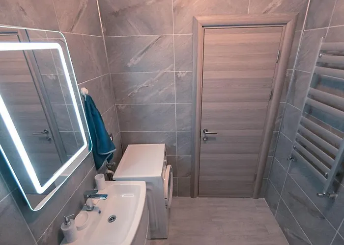 Alezzi Studio By Sunny Mamaia Apartmán